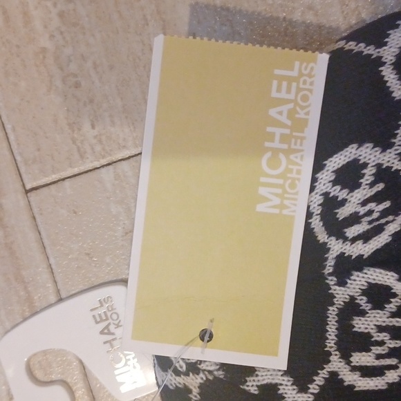 NWT Unisex MICHAEL Michael Kors Beanie - Picture 2 of 7